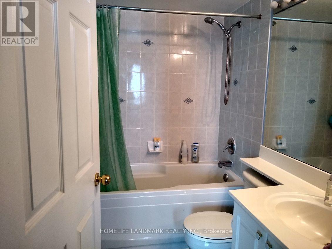 Photo 5 of 2003 8 Hillcrest Avenue, Toronto ON