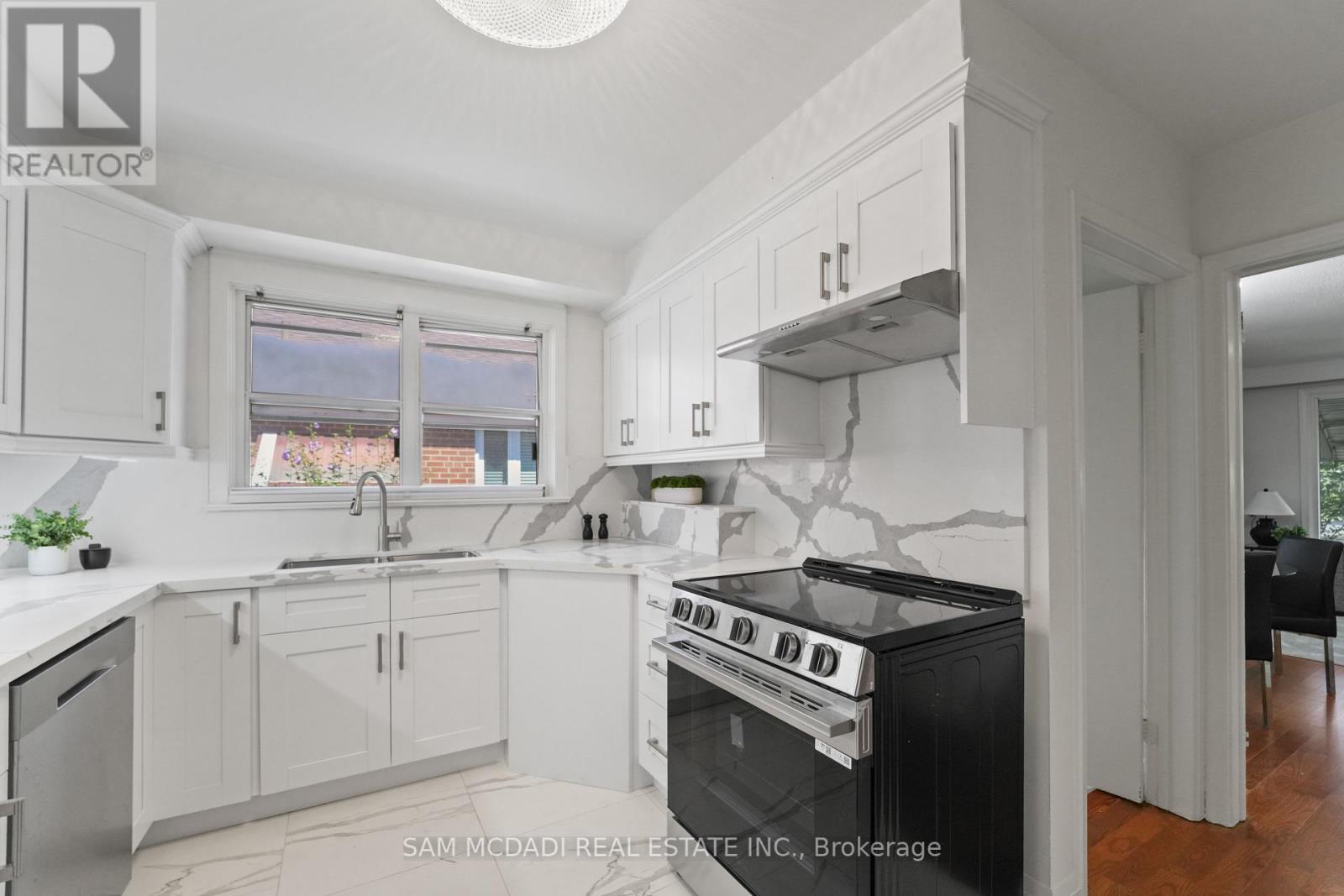 Photo 20 of 60 Greenfield Drive, Toronto ON
