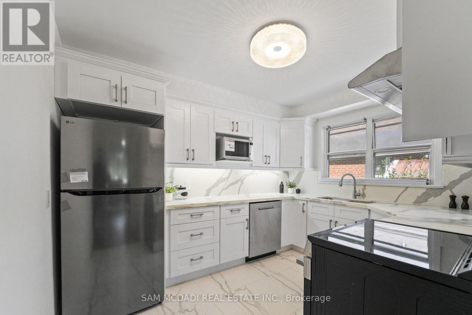 Photo 26 of 60 Greenfield Drive, Toronto ON