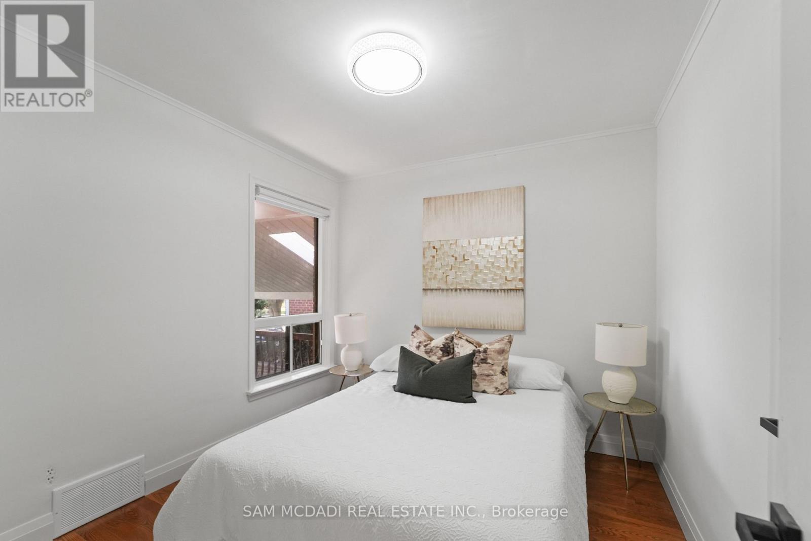 Photo 18 of 60 Greenfield Drive, Toronto ON