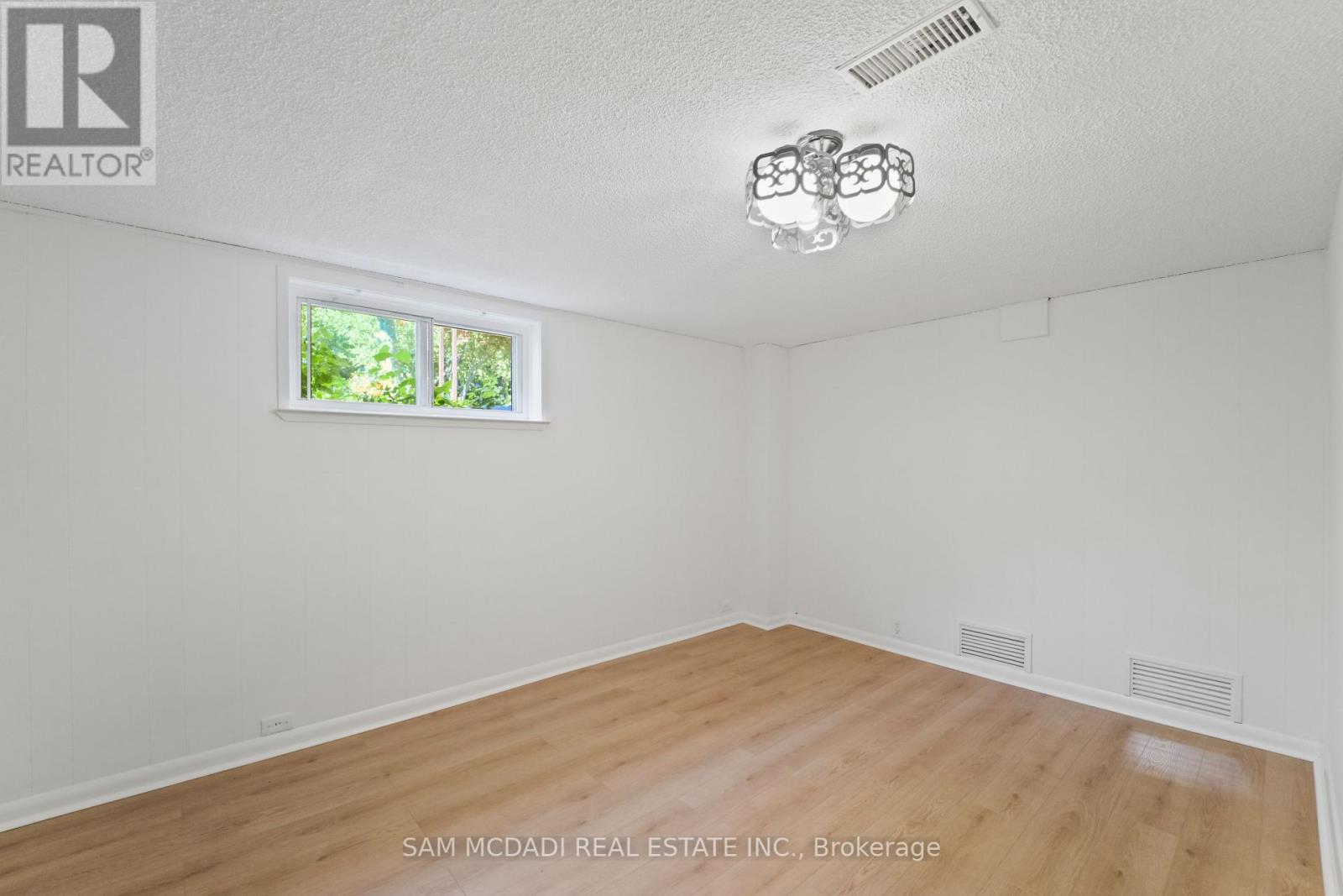 Photo 19 of 60 Greenfield Drive, Toronto ON