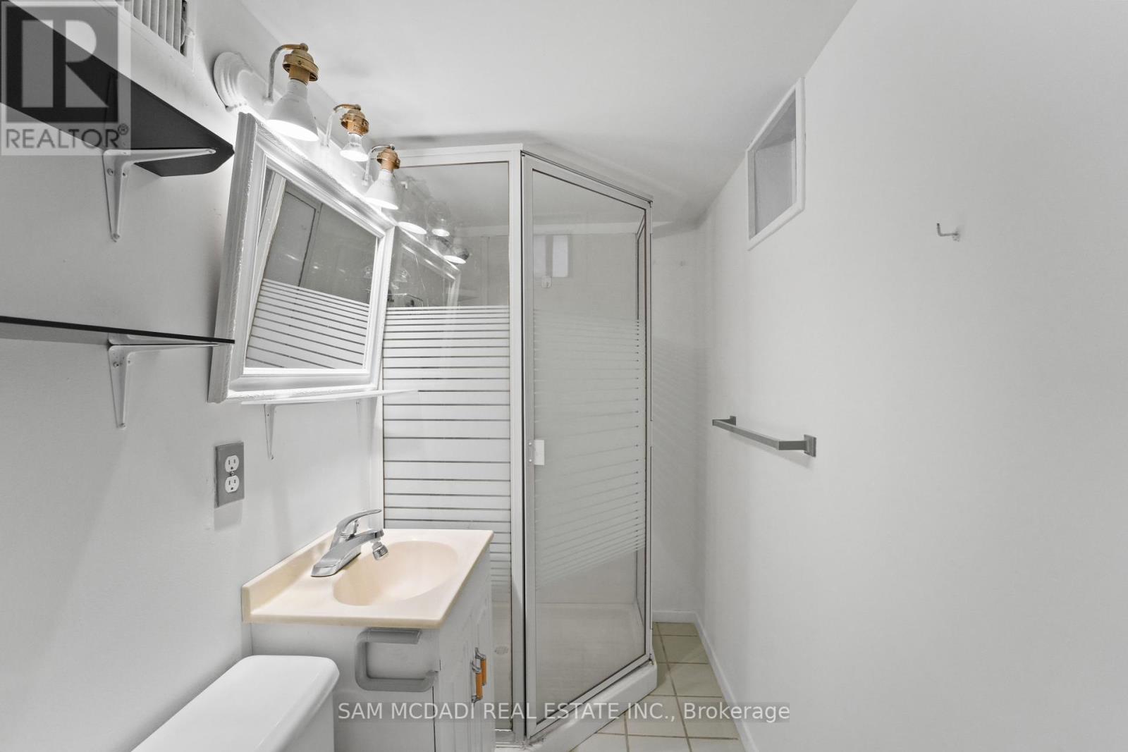 Photo 37 of 60 Greenfield Drive, Toronto ON