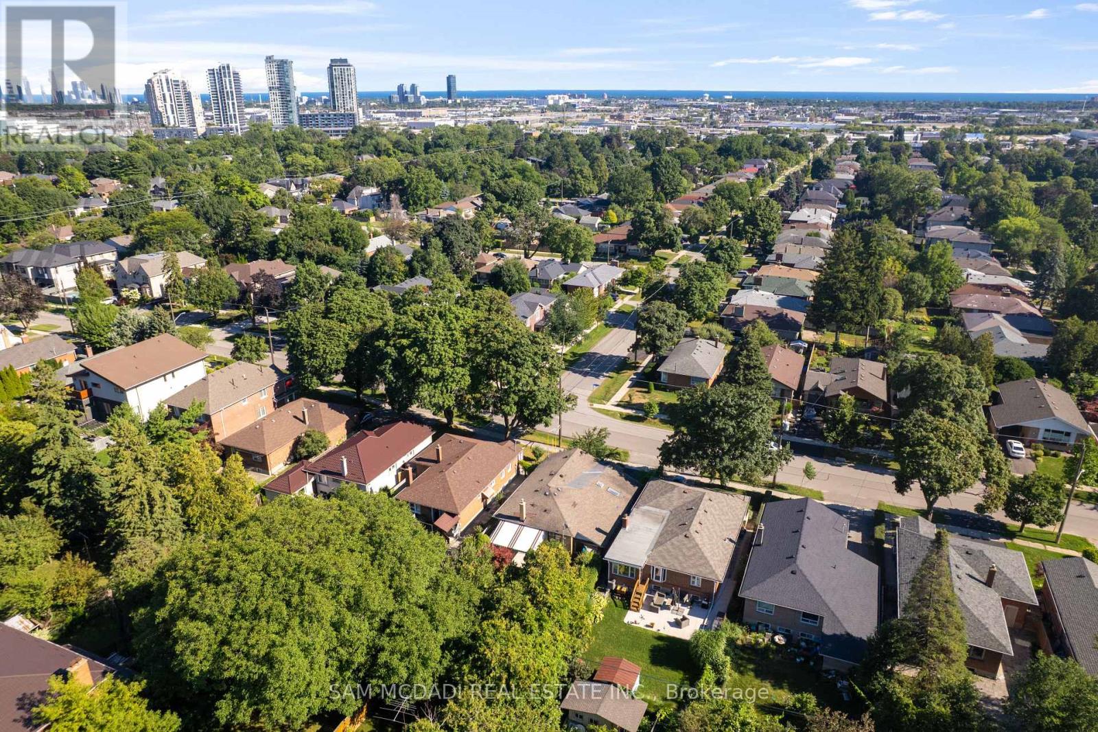 Photo 17 of 60 Greenfield Drive, Toronto ON