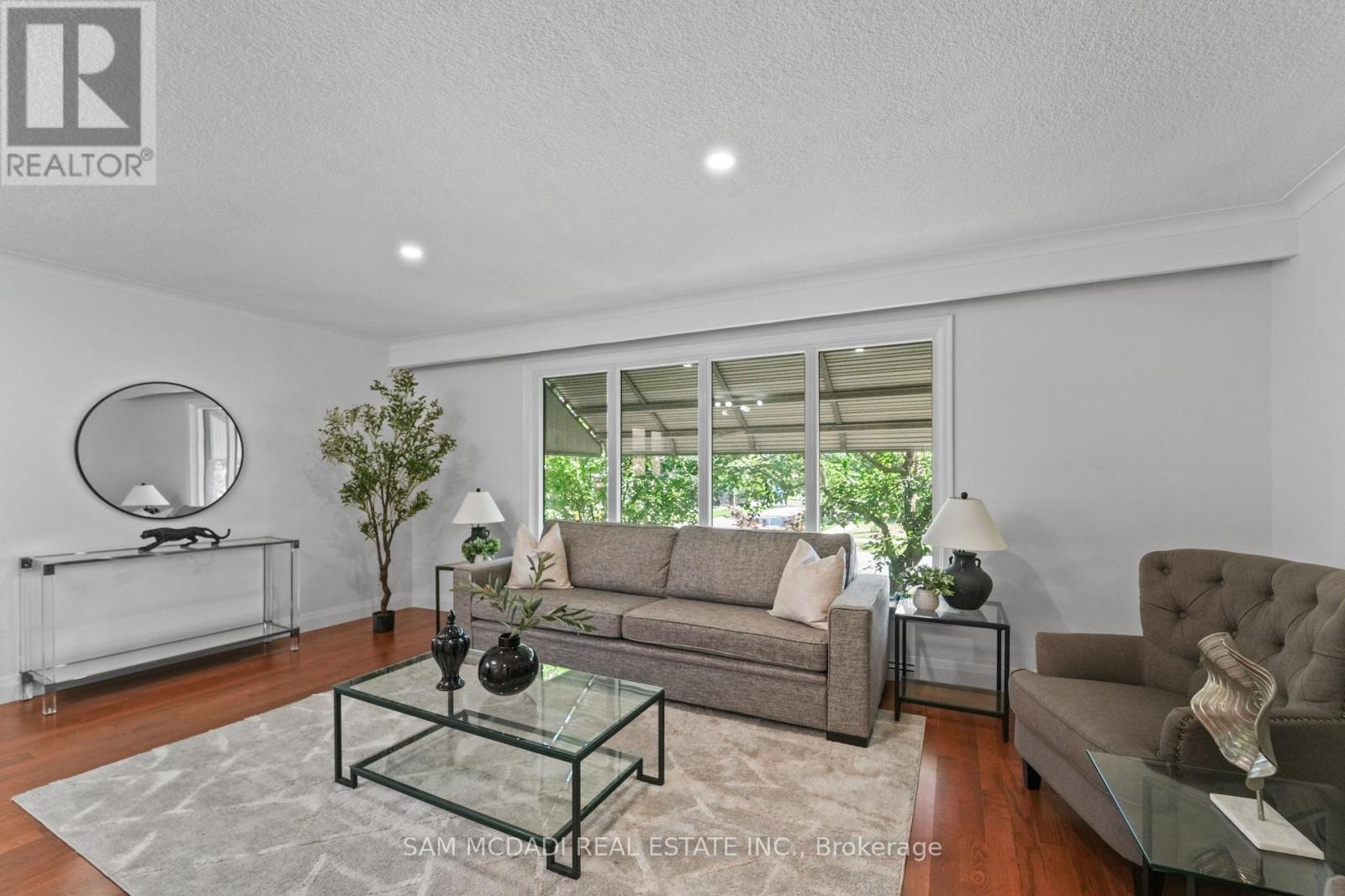 Photo 34 of 60 Greenfield Drive, Toronto ON