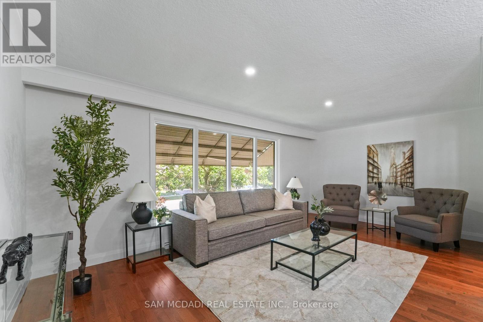 Photo 36 of 60 Greenfield Drive, Toronto ON