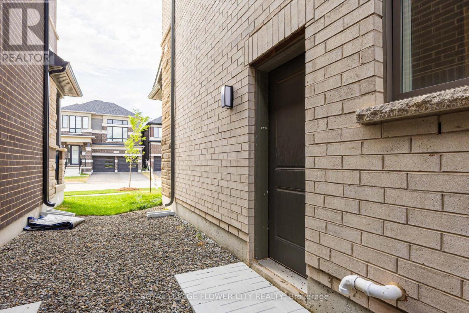 Photo 9 of 29 Tyler Avenue, Erin ON