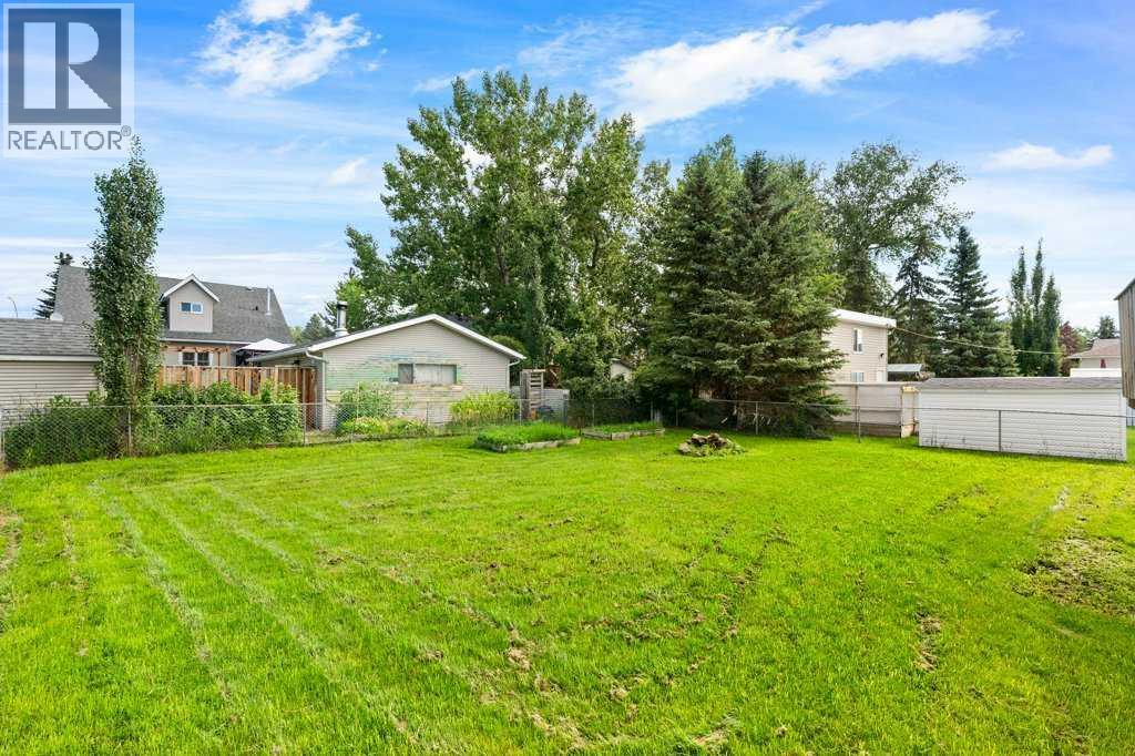Photo 36 of 1218 Grey Avenue, Crossfield AB