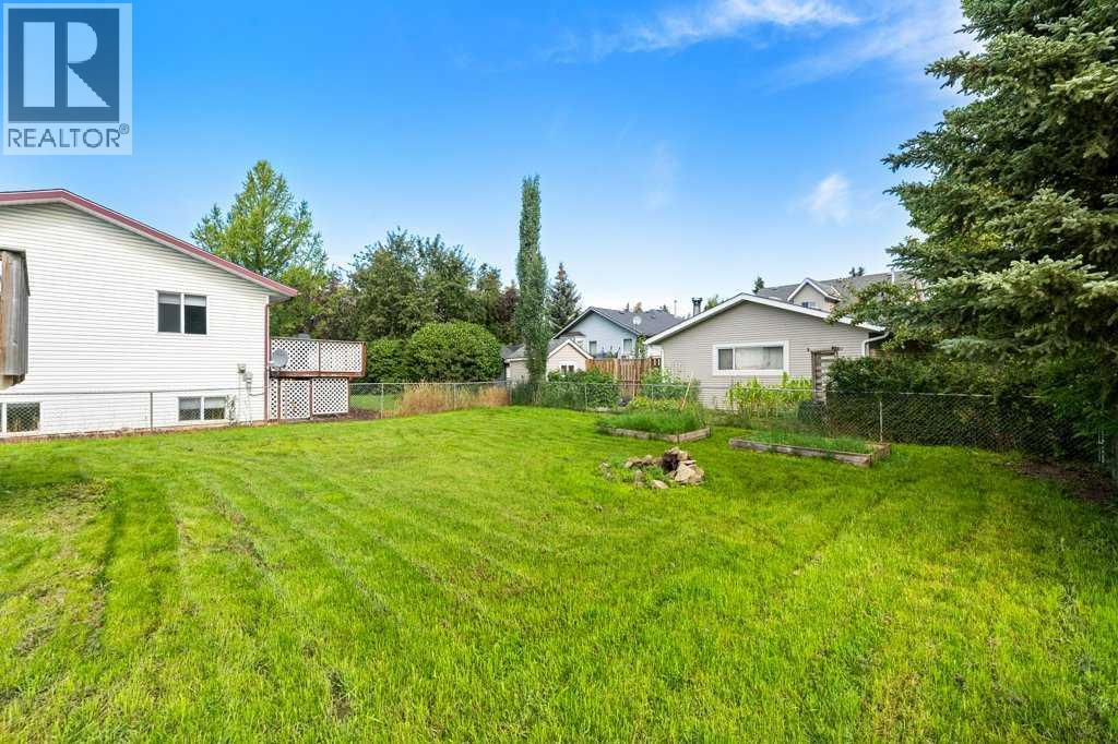 Photo 35 of 1218 Grey Avenue, Crossfield AB