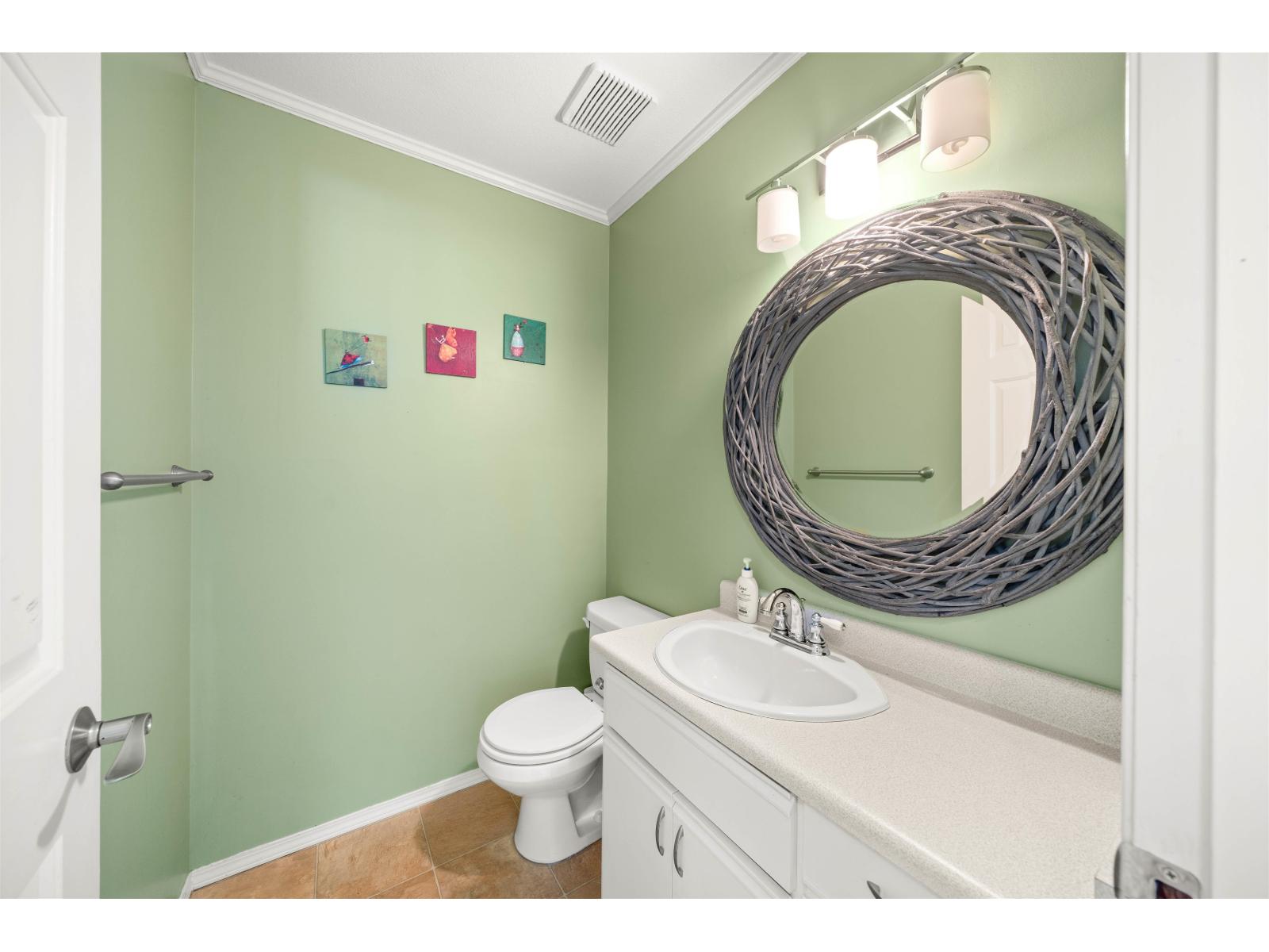 Photo 12 of 21558 86 A Crescent, Langley BC