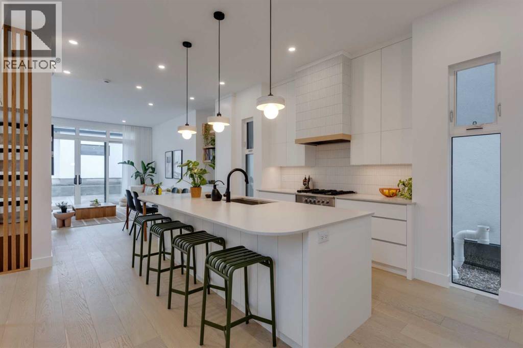 Photo 11 of 701 27 Avenue Nw, Calgary AB