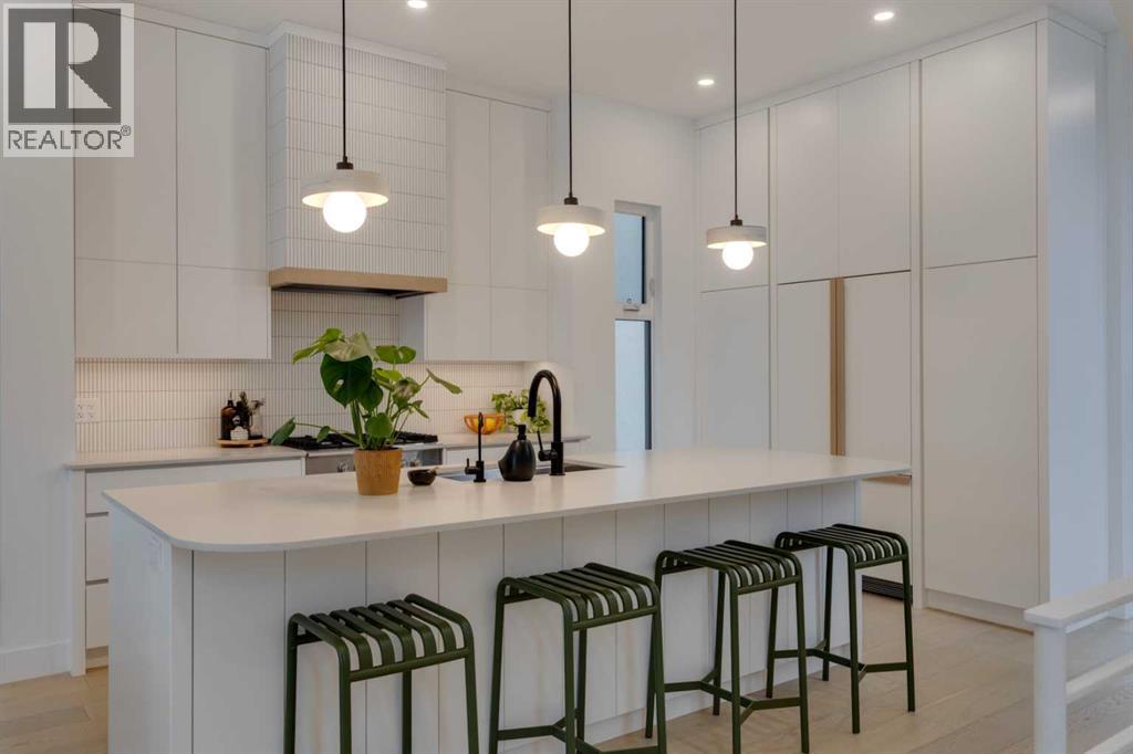 Photo 13 of 701 27 Avenue Nw, Calgary AB