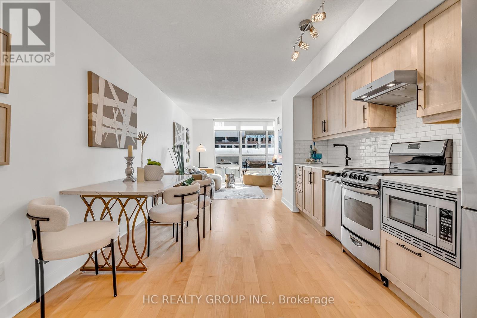 Photo 2 of 322 320 Richmond Street E, Toronto ON