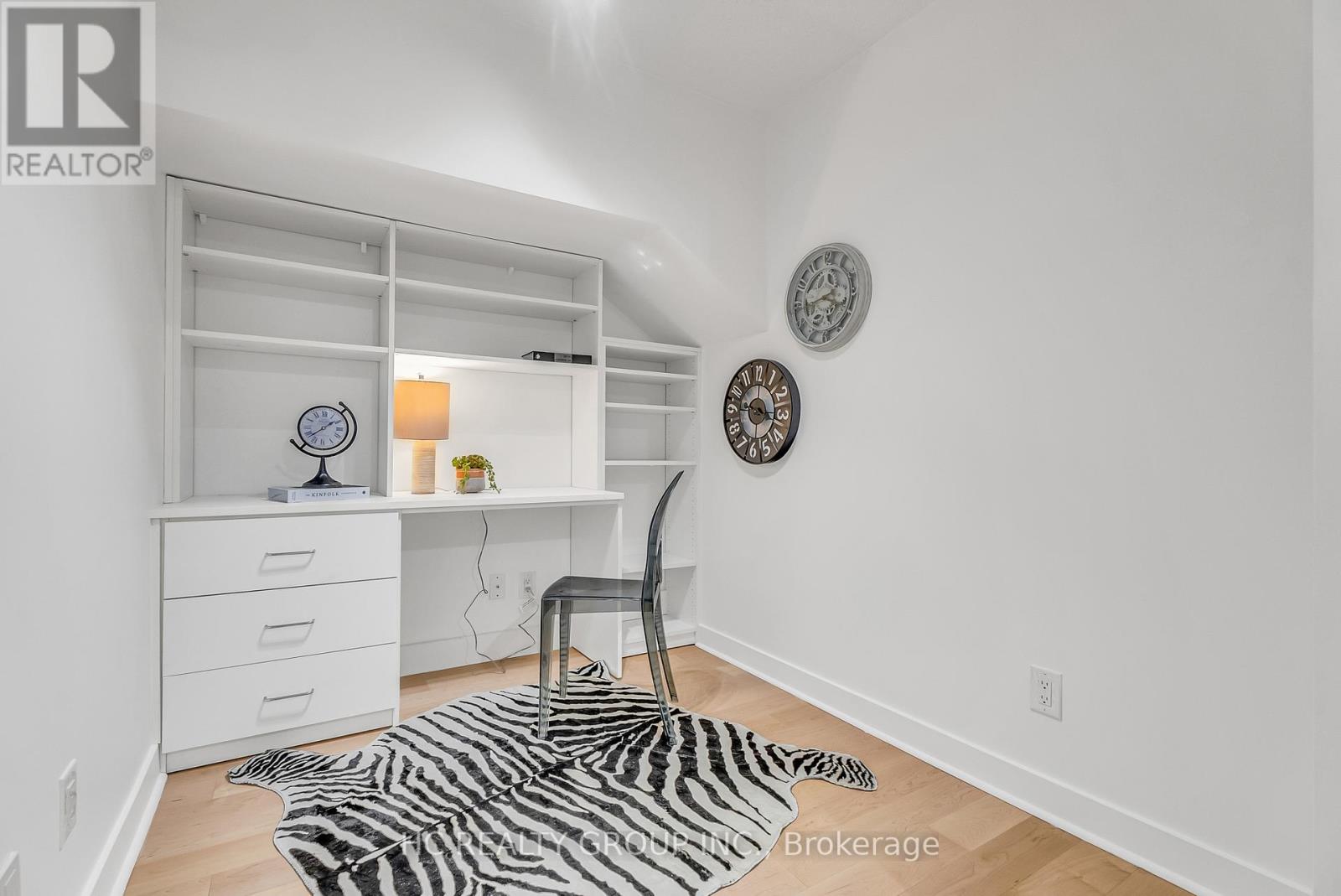 Photo 9 of 322 320 Richmond Street E, Toronto ON