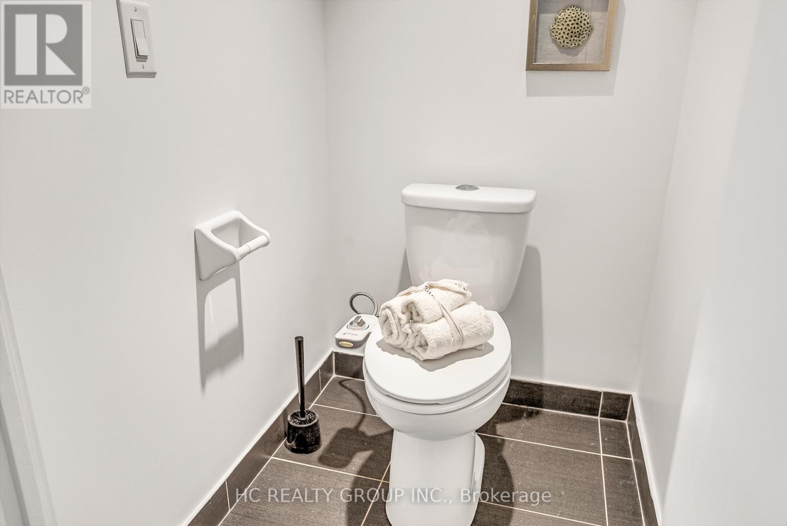 Photo 23 of 322 320 Richmond Street E, Toronto ON