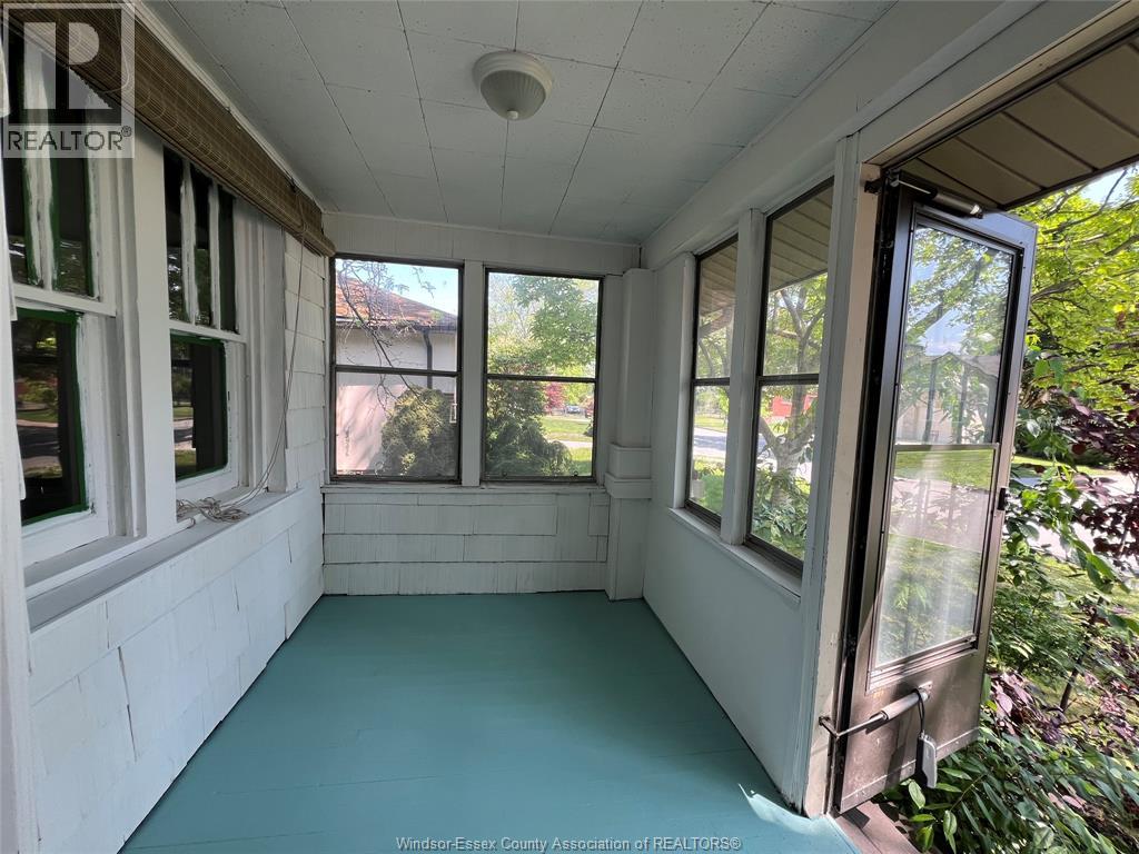 Photo 3 of 2423 Princess Avenue, Windsor ON