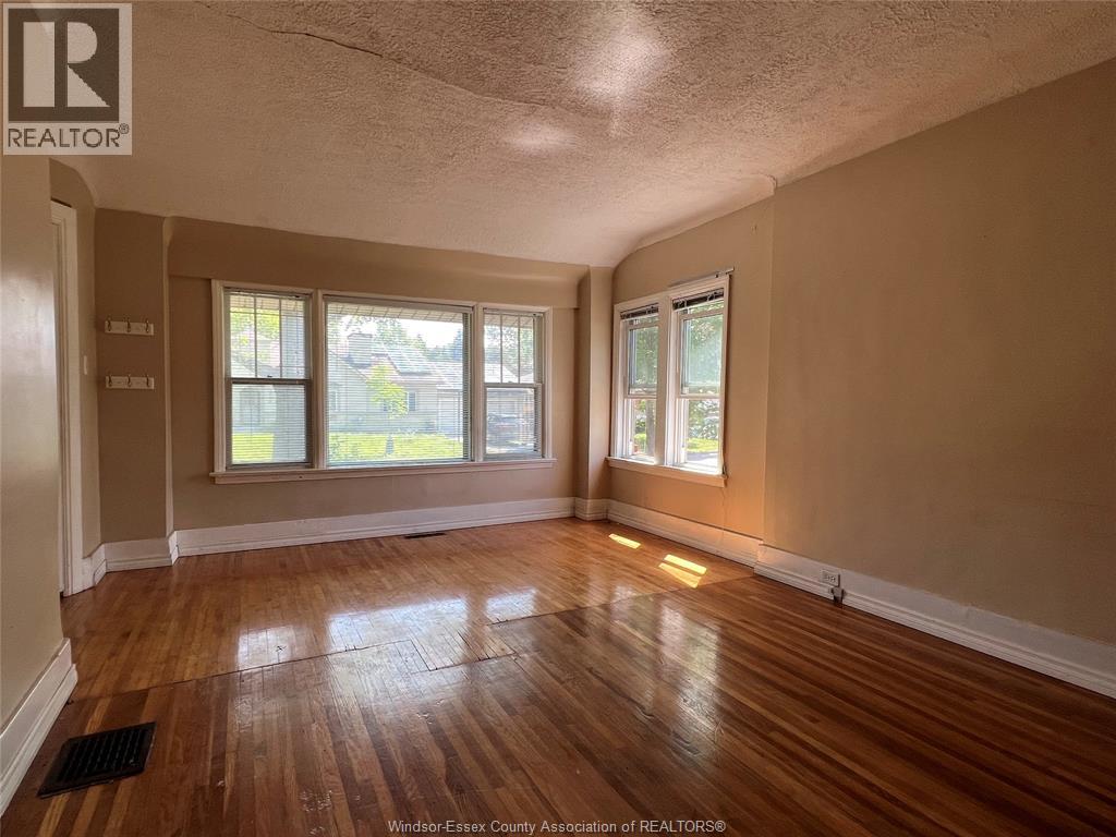 Photo 7 of 2423 Princess Avenue, Windsor ON