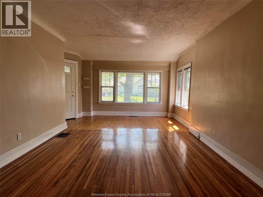 Photo 8 of 2423 Princess Avenue, Windsor ON