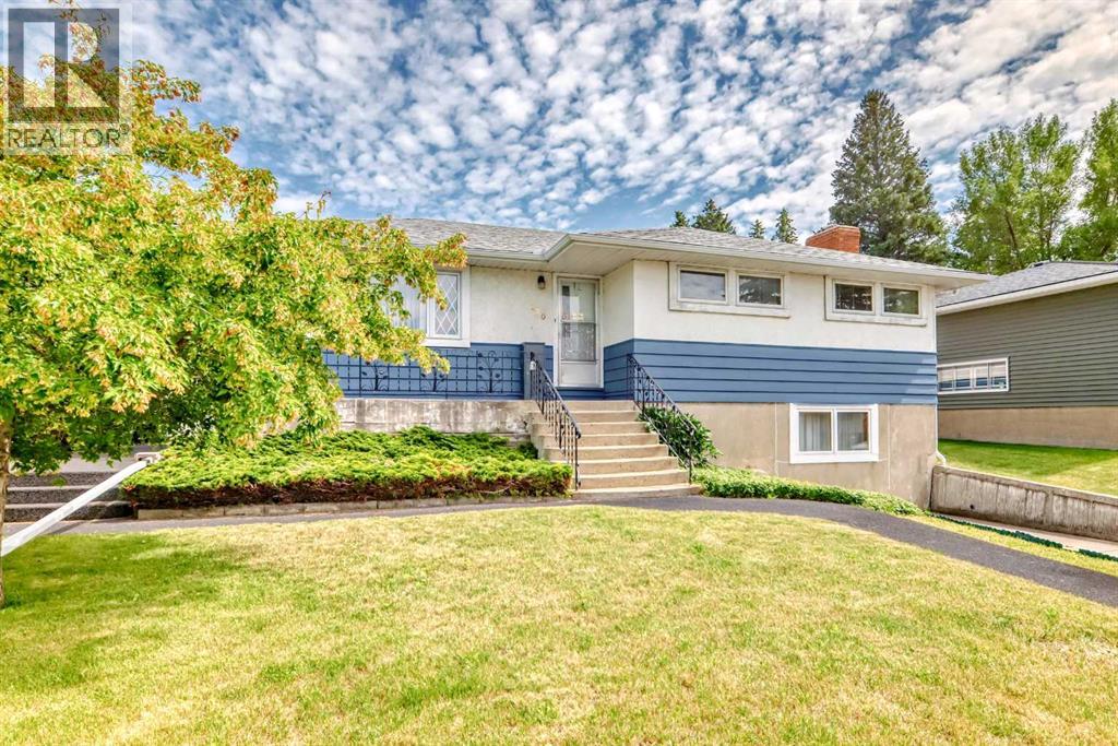 Photo 46 of 220 Cardiff Drive Nw, Calgary AB