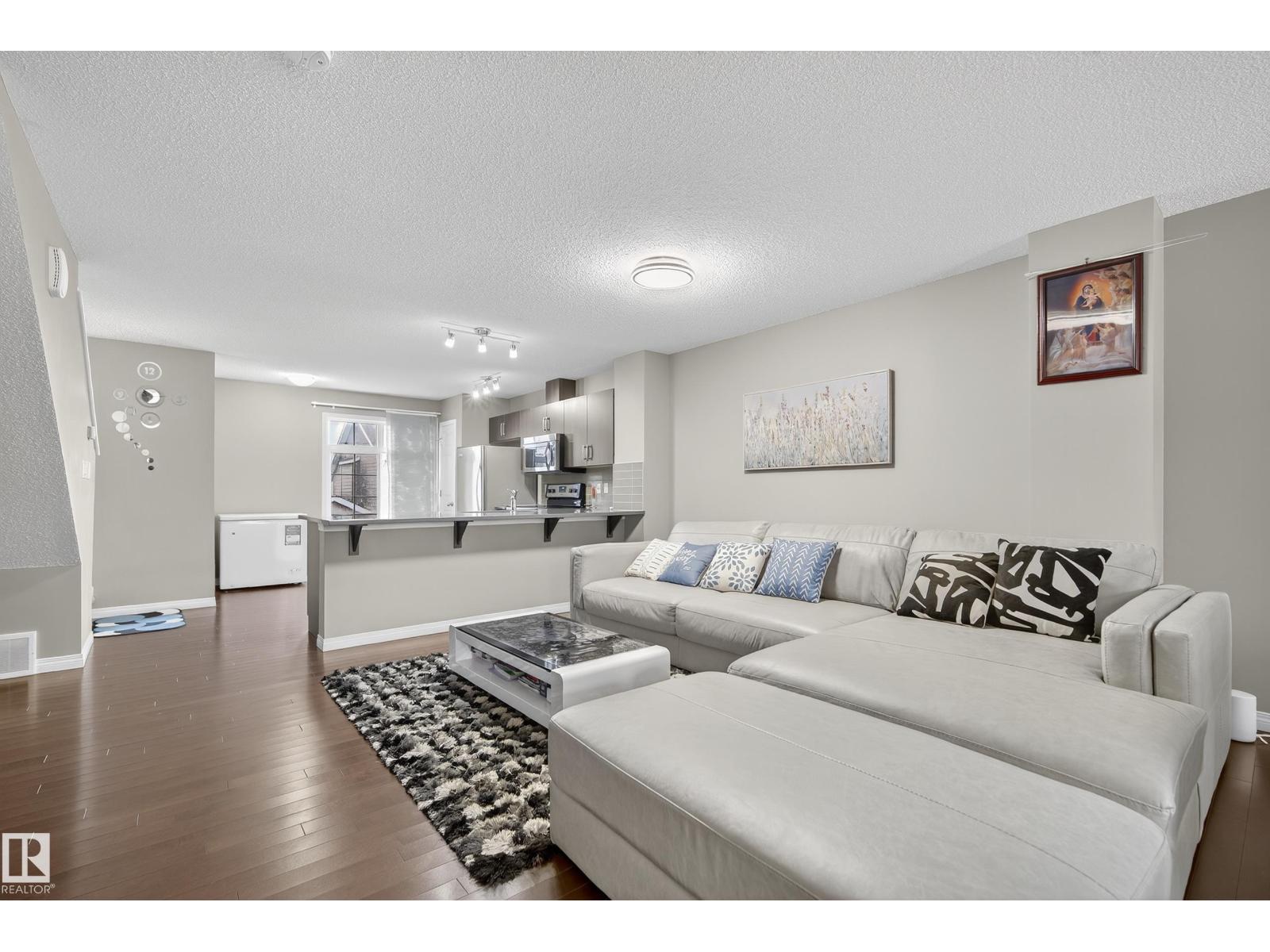 Photo 15 of 2 9151 Shaw Way Sw, Edmonton AB