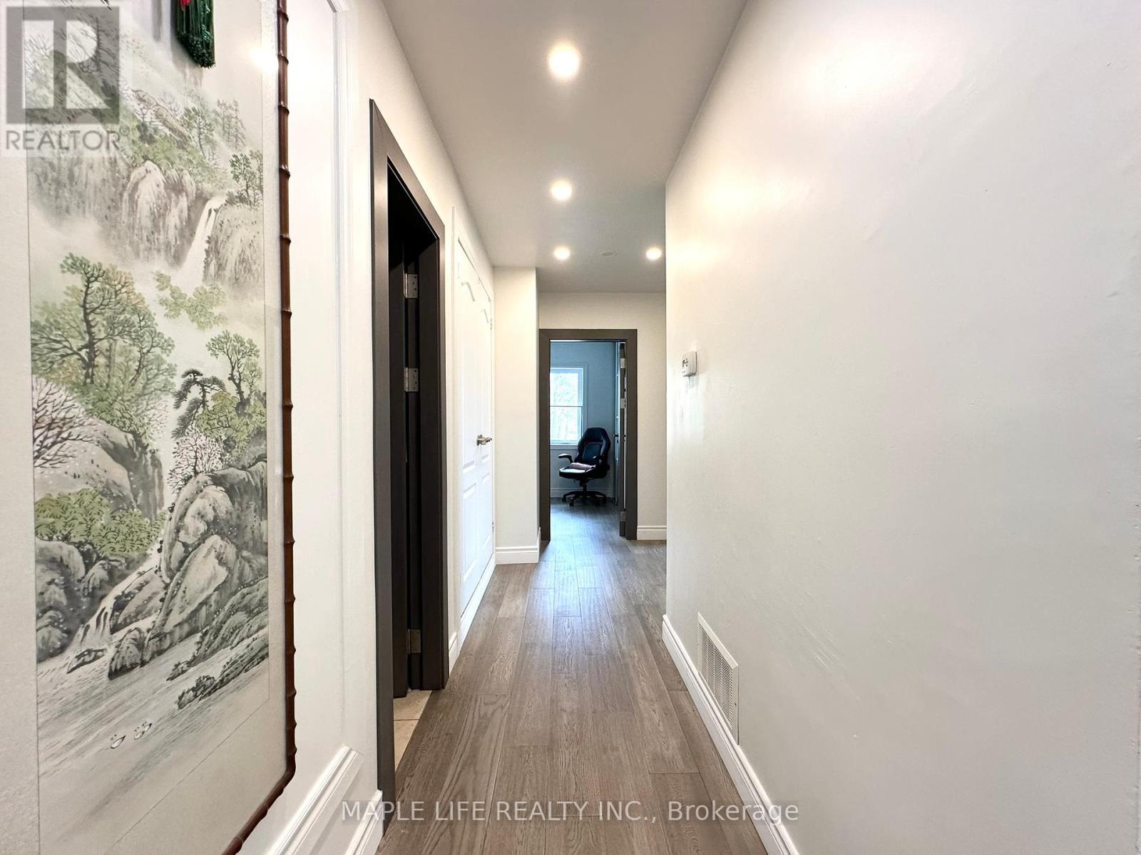 Photo 12 of 92 Rameau Drive, Toronto ON