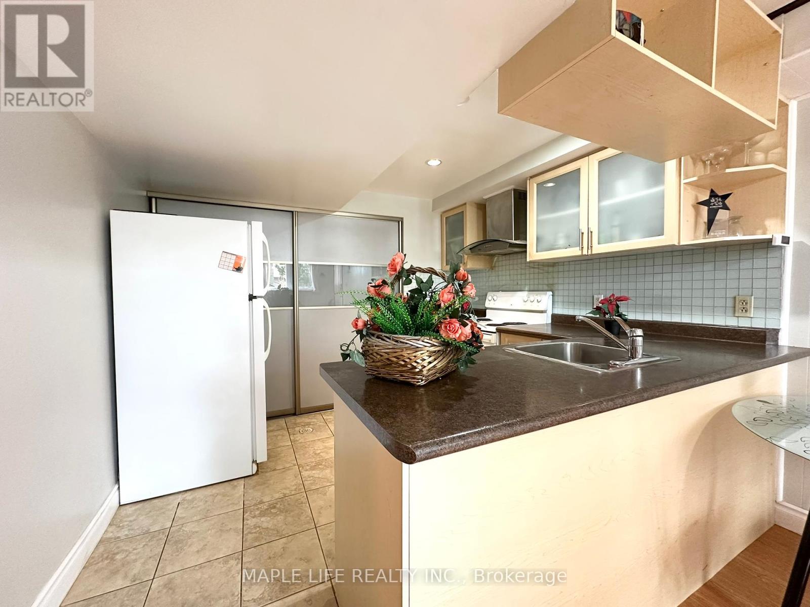 Photo 33 of 92 Rameau Drive, Toronto ON