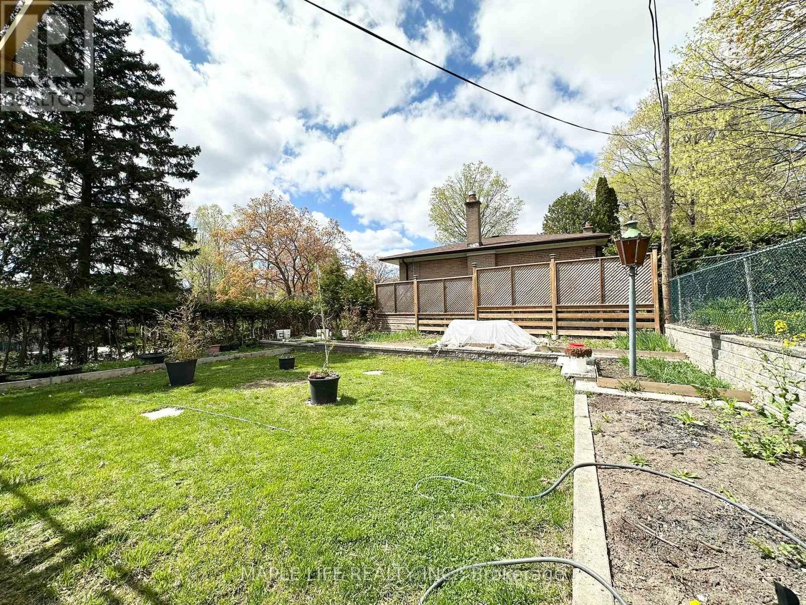 Photo 37 of 92 Rameau Drive, Toronto ON