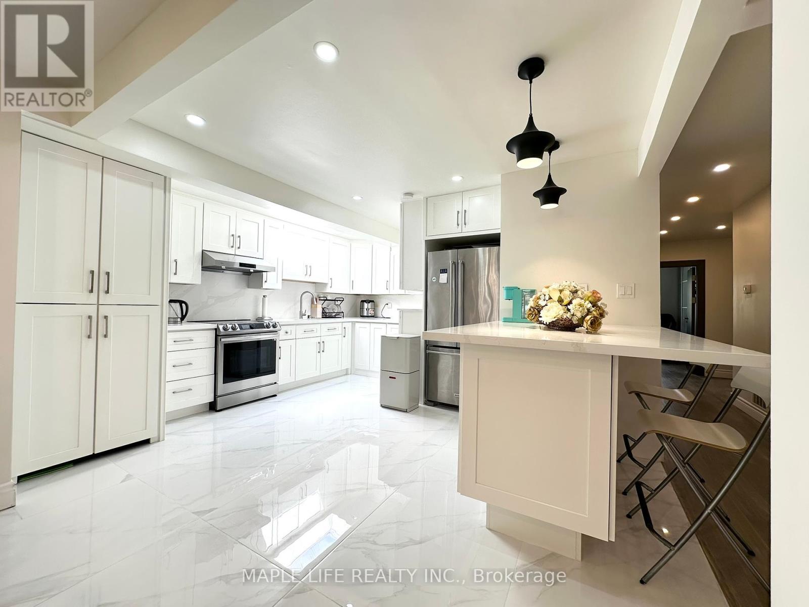 Photo 9 of 92 Rameau Drive, Toronto ON
