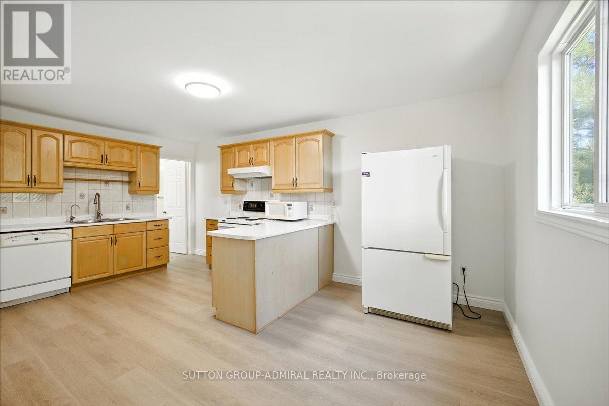 Photo 18 of 137 Chelwood Drive, Vaughan ON