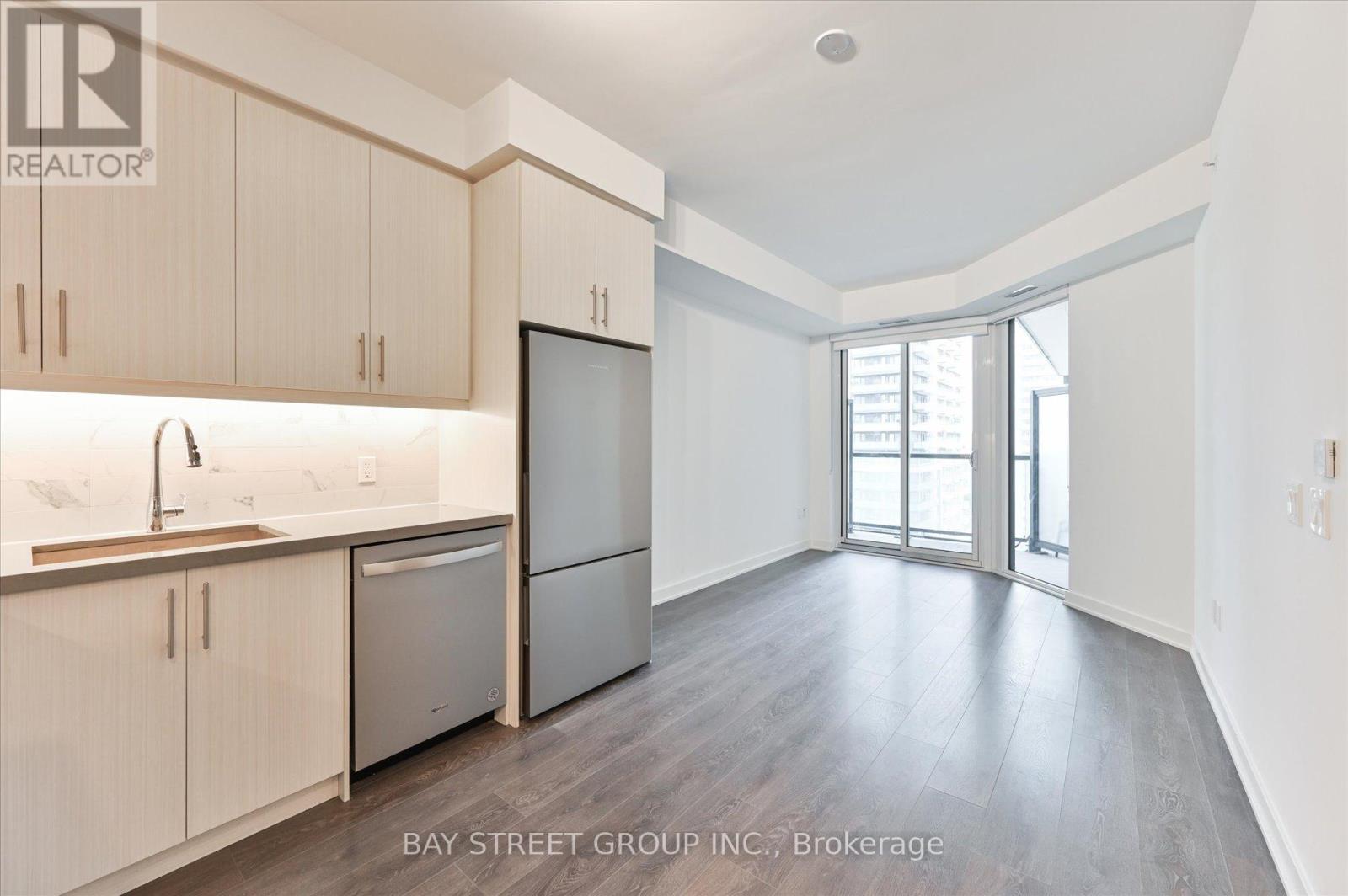 Photo 18 of 1112 85 Oneida Crescent, Richmond Hill ON