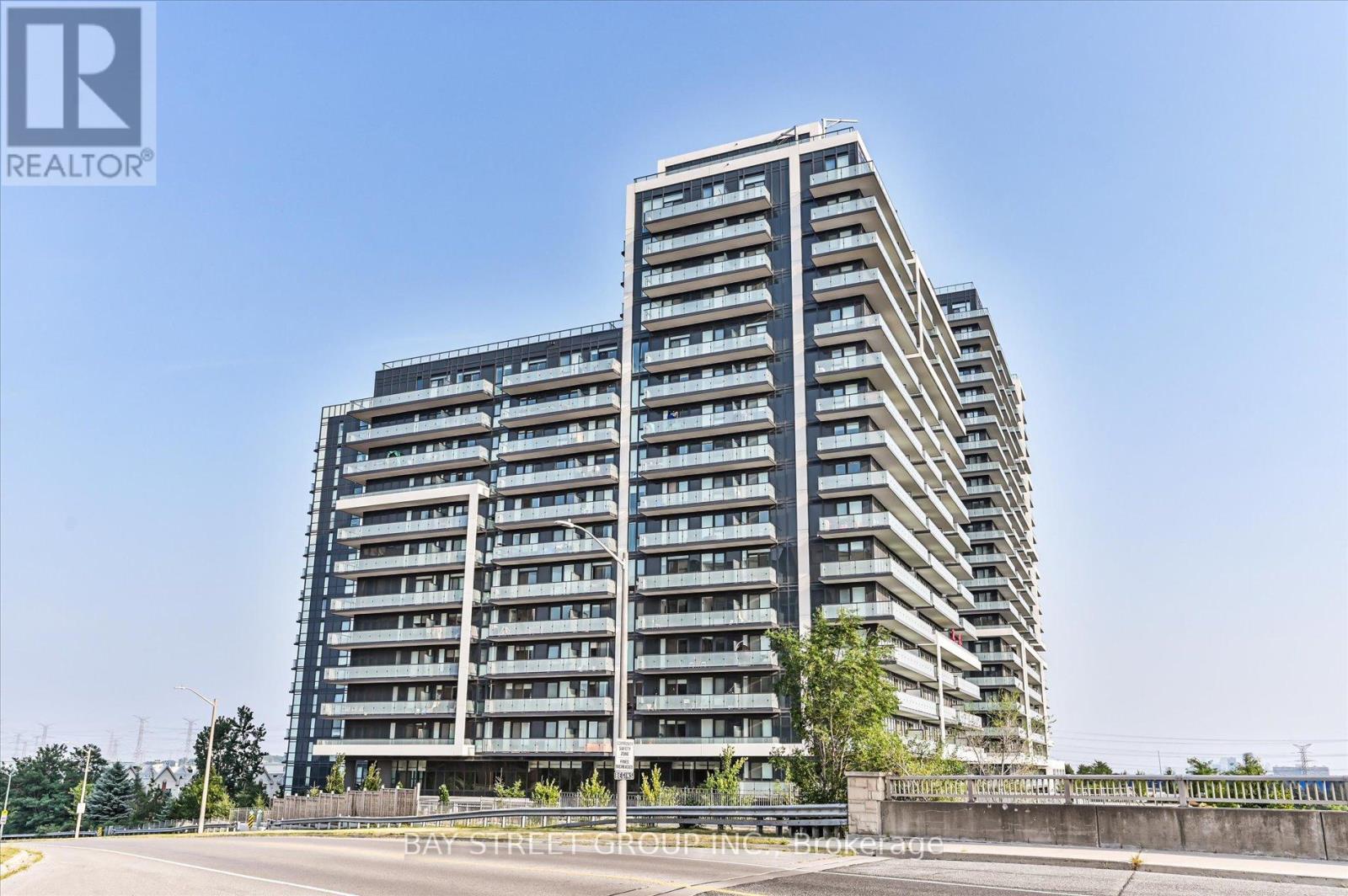 Photo 2 of 1112 85 Oneida Crescent, Richmond Hill ON