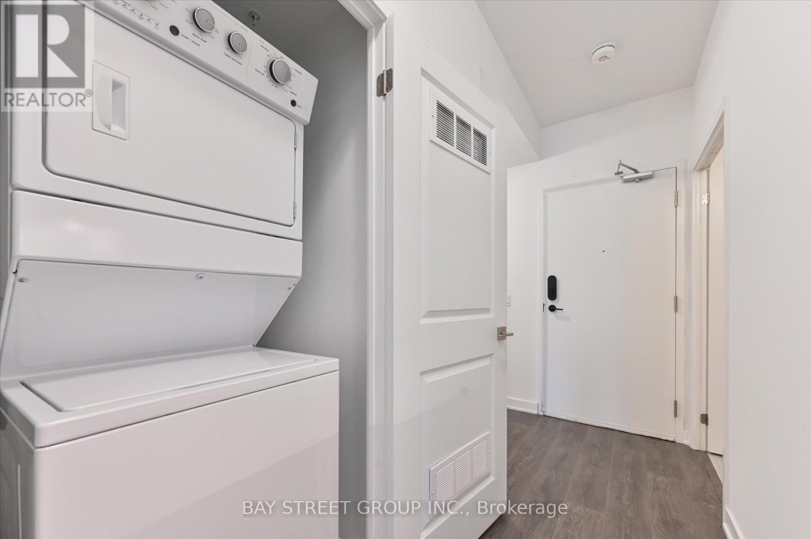 Photo 24 of 1112 85 Oneida Crescent, Richmond Hill ON