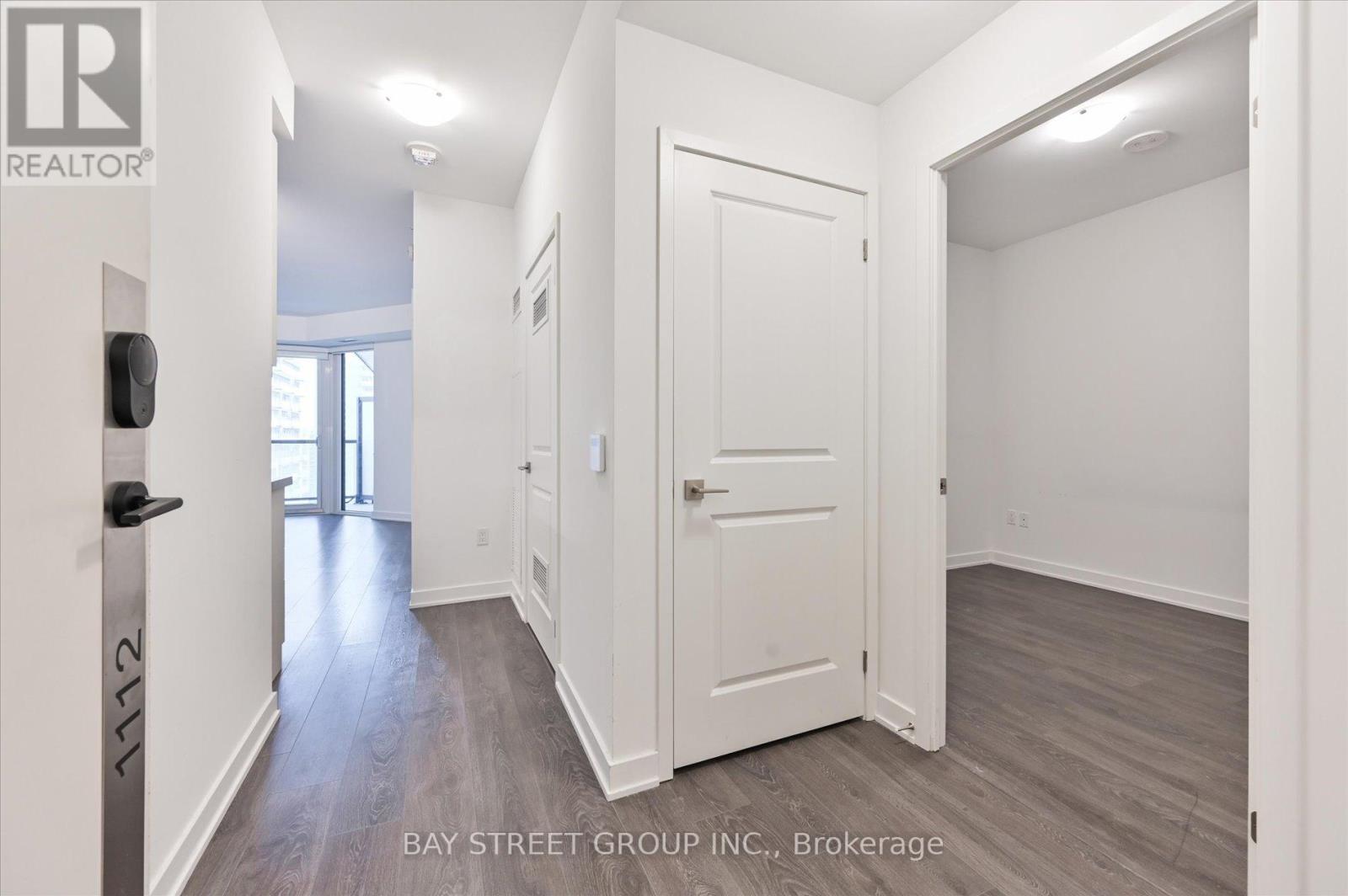 Photo 9 of 1112 85 Oneida Crescent, Richmond Hill ON
