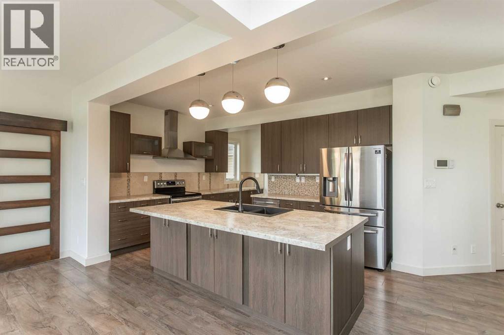 Photo 6 of 26 Vienna Close, Red Deer AB