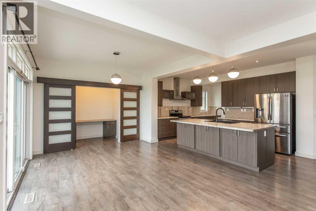 Photo 7 of 26 Vienna Close, Red Deer AB
