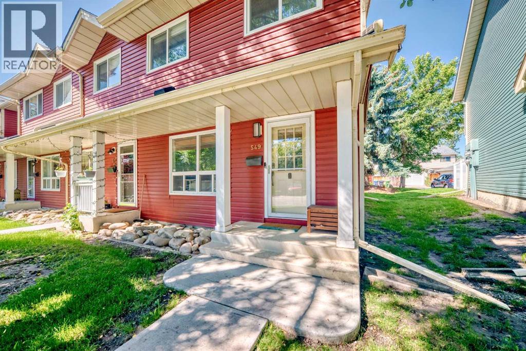 Single Family House for Sale in  Queenston Gardens SE Queensland Calgary 