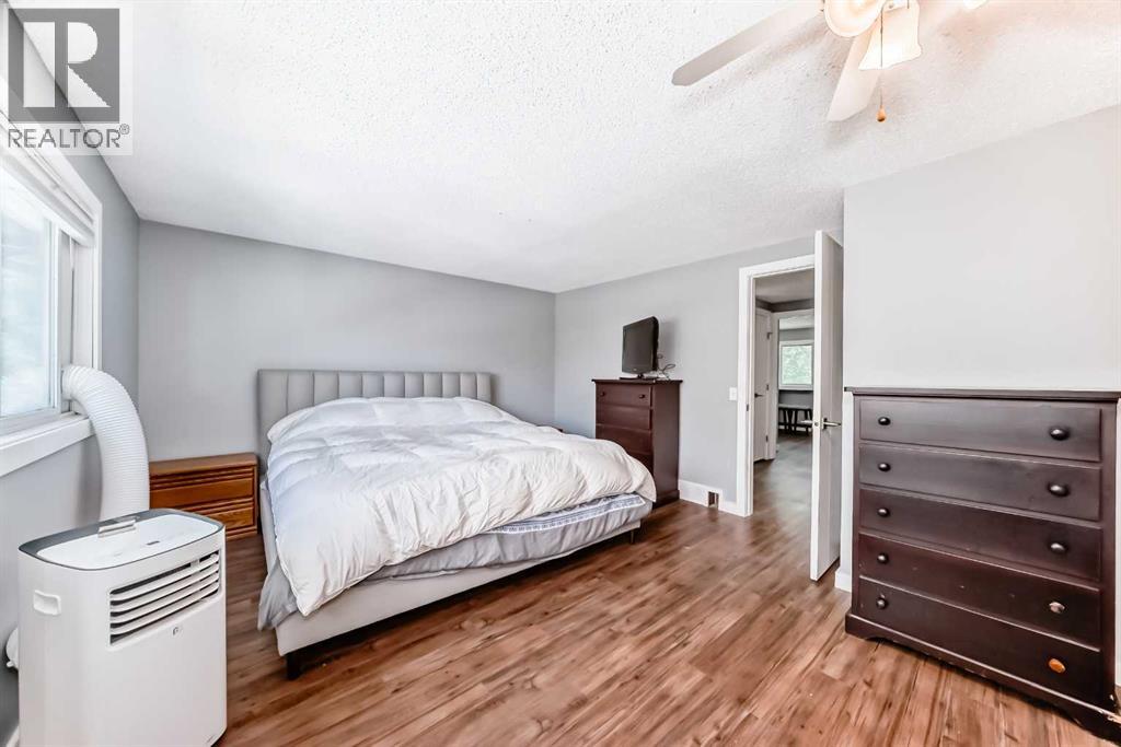 Single Family House for Sale in  Queenston Gardens SE Queensland Calgary 