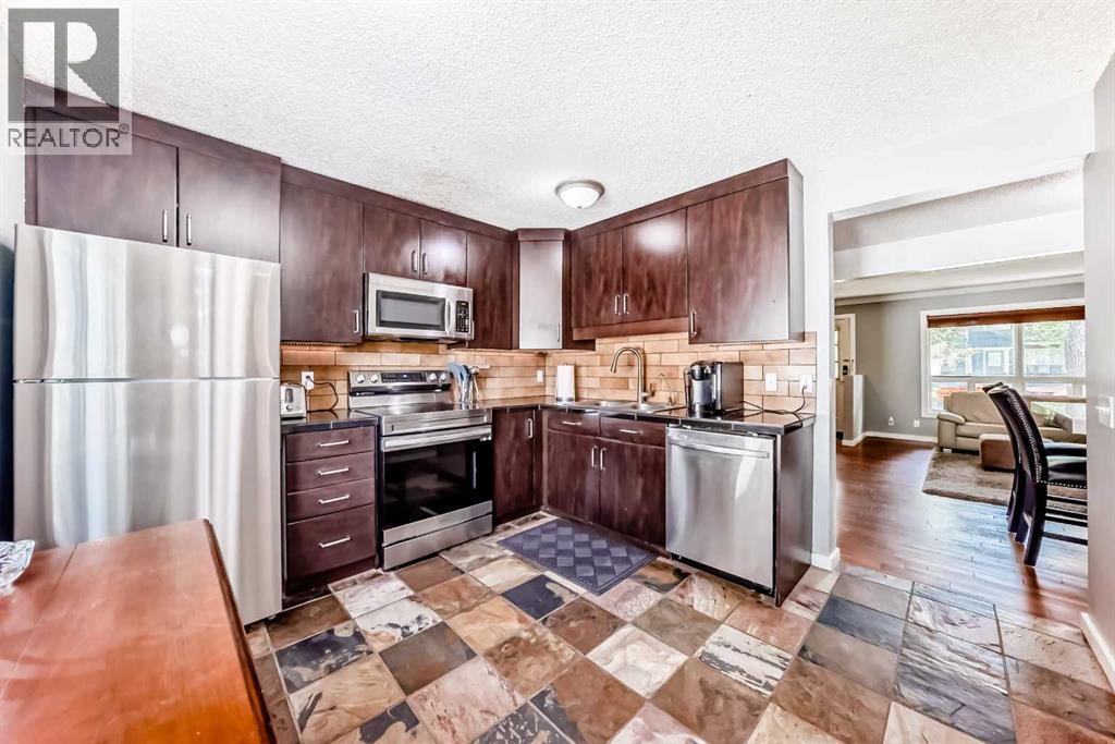 Single Family House for Sale in  Queenston Gardens SE Queensland Calgary 