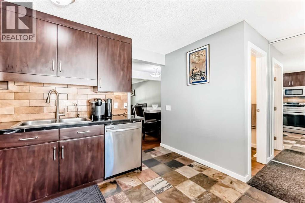 Single Family House for Sale in  Queenston Gardens SE Queensland Calgary 
