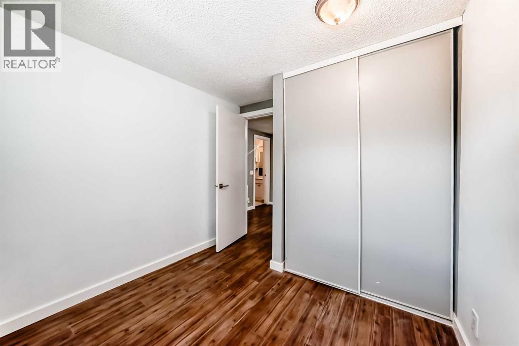 Single Family House for Sale in  Queenston Gardens SE Queensland Calgary 