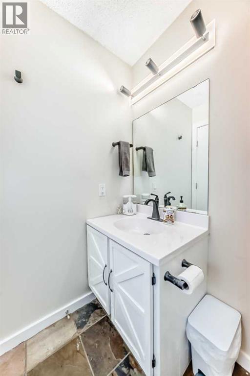 Single Family House for Sale in  Queenston Gardens SE Queensland Calgary 