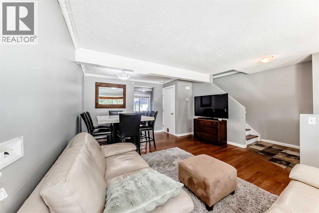Single Family House for Sale in  Queenston Gardens SE Queensland Calgary 