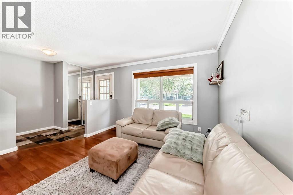 Single Family House for Sale in  Queenston Gardens SE Queensland Calgary 