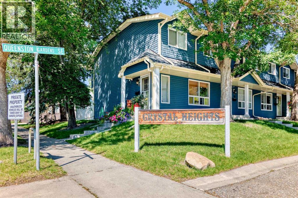 Single Family House for Sale in  Queenston Gardens SE Queensland Calgary 