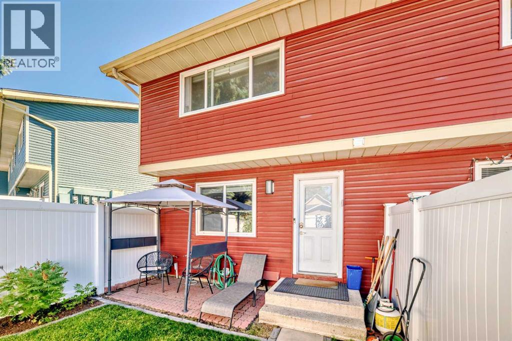 Single Family House for Sale in  Queenston Gardens SE Queensland Calgary 