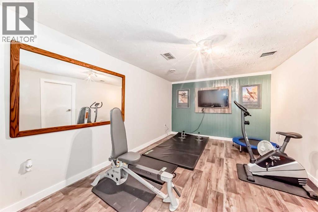 Single Family House for Sale in  Queenston Gardens SE Queensland Calgary 