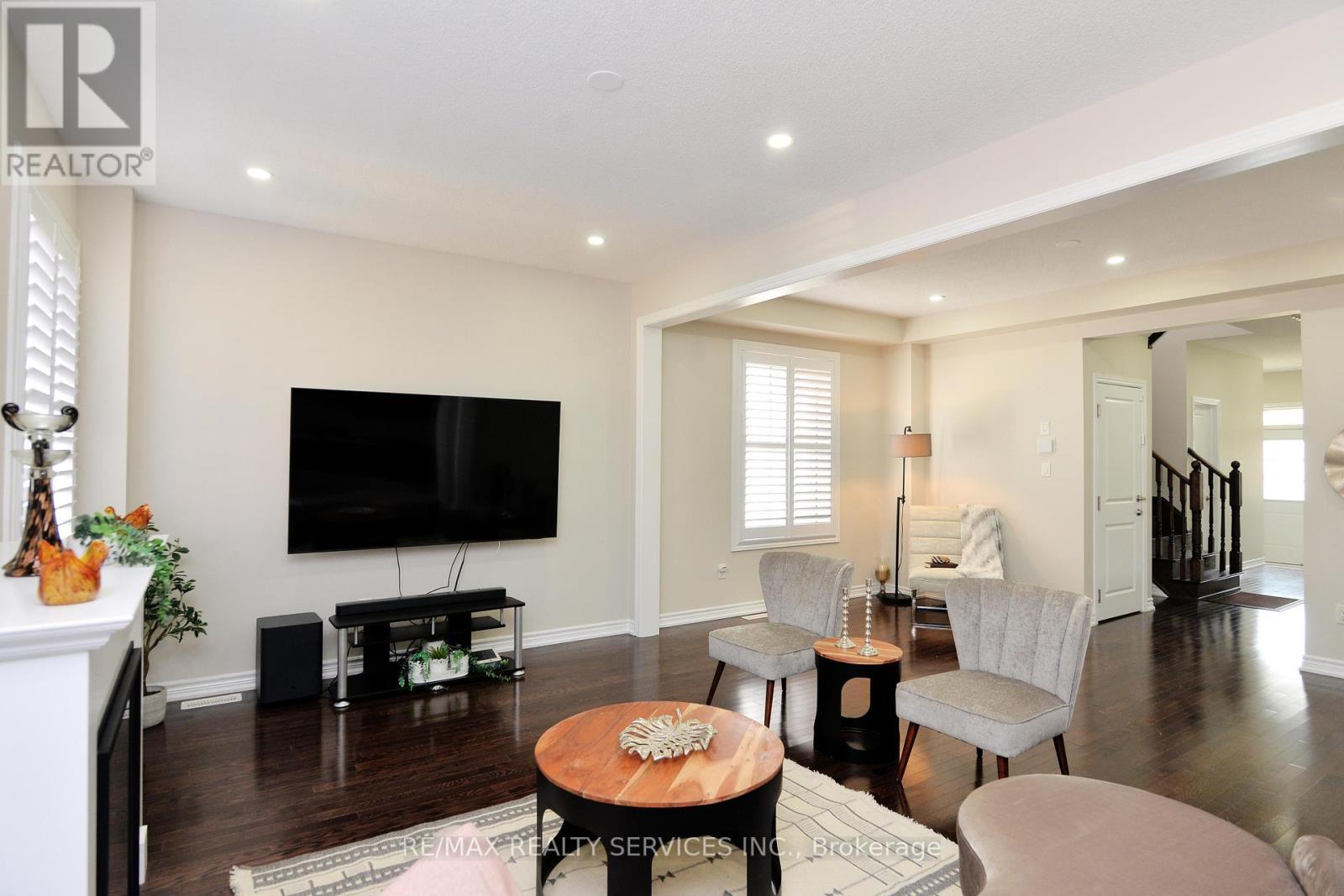 Photo 13 of 24 Bachelor Street, Brampton ON