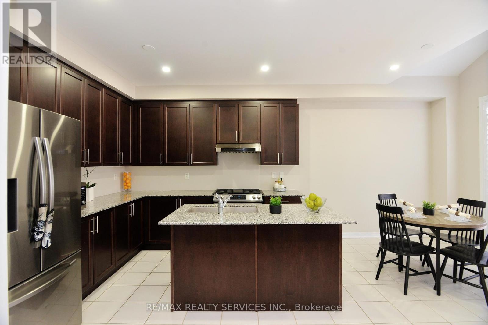 Photo 14 of 24 Bachelor Street, Brampton ON