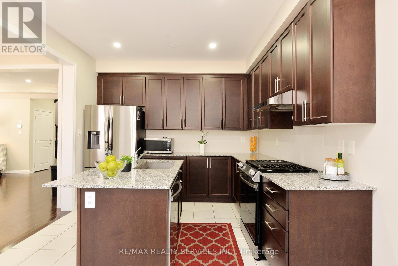 Photo 17 of 24 Bachelor Street, Brampton ON