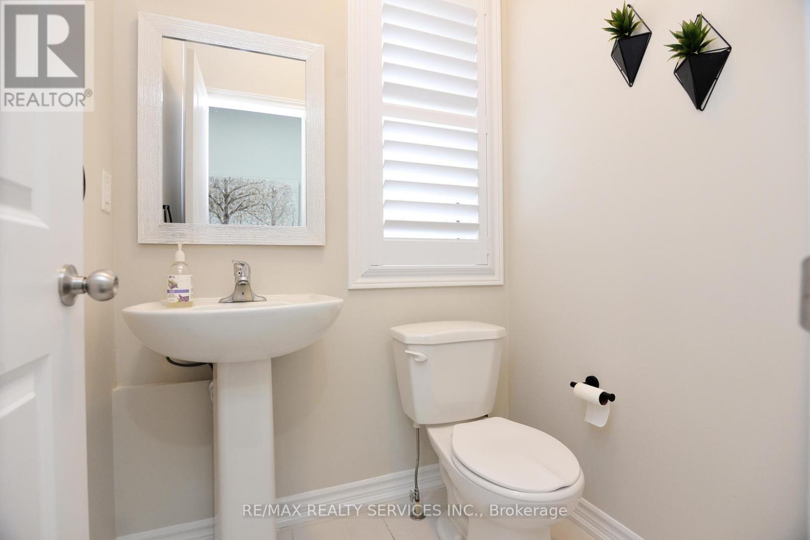 Photo 20 of 24 Bachelor Street, Brampton ON