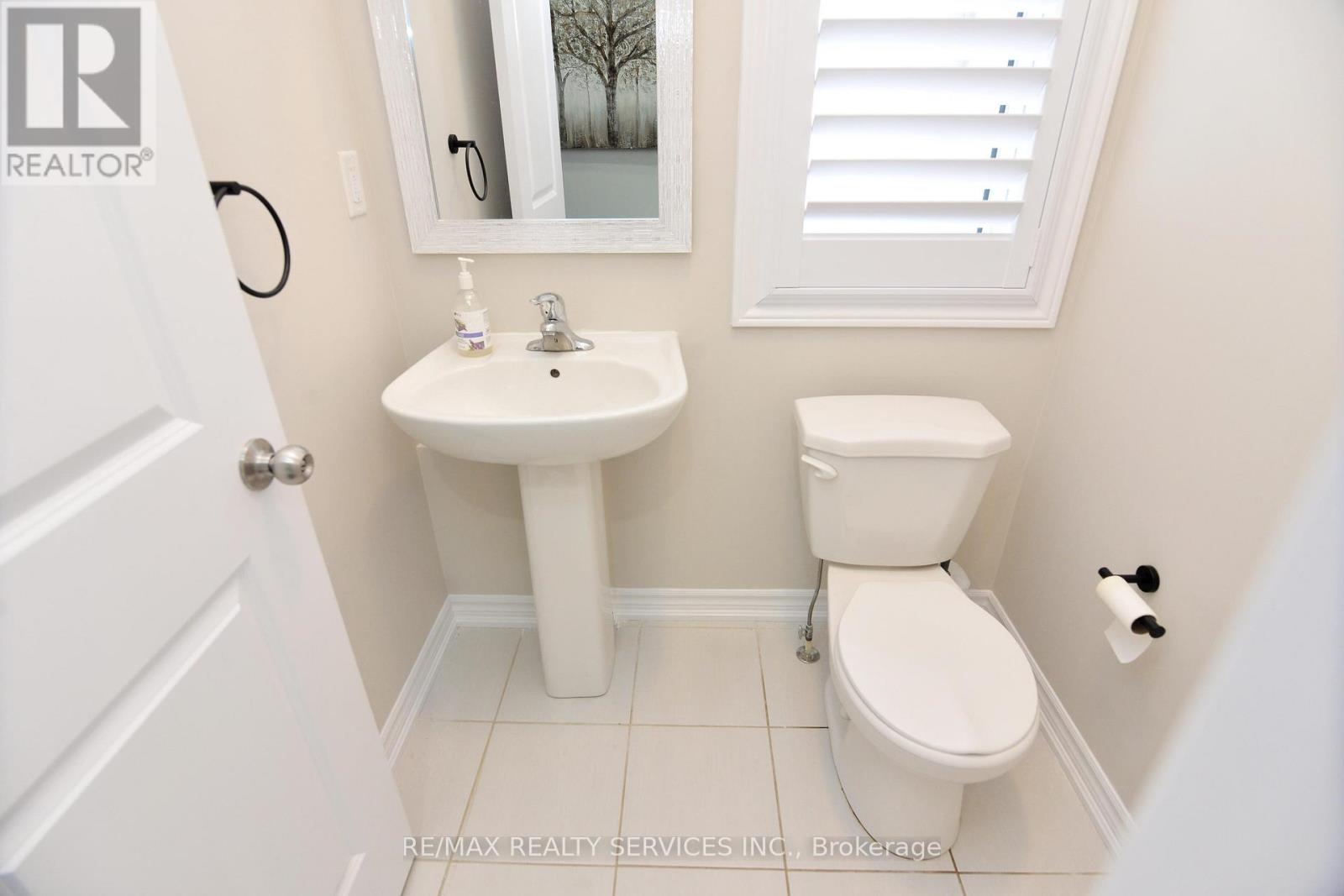 Photo 21 of 24 Bachelor Street, Brampton ON